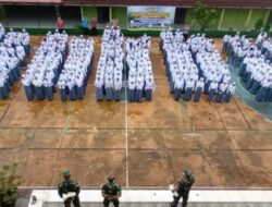 Pekan Disiplin Siswa Babinsa Karangkobar Latih PBB Siswa Siswi SMA Negeri 1 Karangkobar