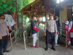 Personel Polsek Ngaliyan Melaksanakan Pengamanan Obyek Wisata Semarang Zoo Pada Hari Libur Imlek 2574