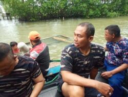 Polairud Demak Bersama Warga Desa Tugu Lakukan Pembersihan Sungai Mantri