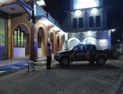 Polisi Hadir di Masyarakat, Polsek Kragan Pam Sholat Subuh di Masjid Annur 