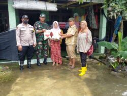 Polres Demak dan Kodim Demak Salurkan Bantuan Kepada Warga Terdampak Banjir Desa Klitih Demak