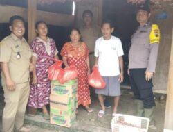Polsek Mijen Berikan Sembako Kepada warga terdampak banjir di wilayah Mijen