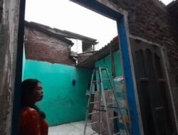 Puting Beliung Sapu Atap Rumah Warga Pesisir Kota Semarang