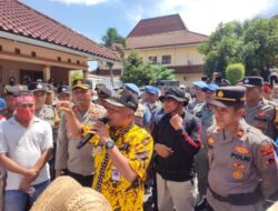 Ribuan Masyarakat Nelayan Juwana Geruduk Kantor DPRD Kabupaten Pati