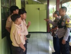 Sambangi SMP AL Islam Kelurahan Gunungpati, Bhabinkamtibmas Beri Penyuluhan Dan Motivasi Belajar
