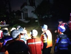 Semarang Kembali Diterjang Banjir, Polda Jateng dan SAR Gabungan Lakukan Evakuasi