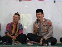 Shalat Jum’at Berjamaah bersama Warga, Kapolres Semarang Audiensi Warga Kaliwungu