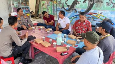 Tampung Aspirasi Masyarakat, Polsek Semarang Selatan Gelar Jumat Curhat Bersama Warga Cempedak