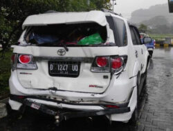 Truk Pecah Ban Sebabkan Kecelakaan Beruntun di Jalan Tol Ungaran-Semarang