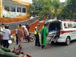 Respon Cepat Anggota Unit Laka Satlantas Polres Rembang Bantu Evakuasi Korban Kecelakaan