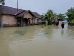 Warga Terdampak Banjir di Pati Enggan Mengungsi