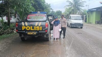 Tak Kunjung Dapat Angkutan, Ibu di Rembang di Antar Pulang Anggota Posek Sale