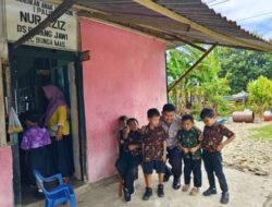 Polsek Manna Polda Bengkulu sambang ke Paud Desa Padang Jawi Bengkulu Selatan