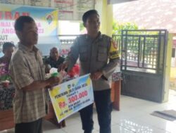 Bhabinkamtibmas Polsek Pino Polda Bengkulu Hadiri Penyaluran BLTDD Bersama Babinsa dan Perangkat Desa se Kecamatan