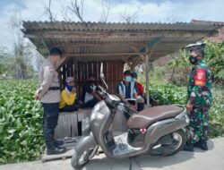 Bhabinkamtibmas dan Babinsa Melaksanakan Sambangi di Desa Binaan Sampaikan Pesan Kamtibmas