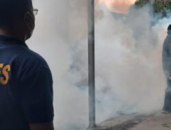 Cegah Wabah Demam Berdarah, Polisi Kota Pekalongan Laksanakan Fogging