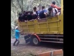 Detik-detik Truk Bawa Rombongan Anak Terguling di Banjarnegara