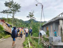 Dua Rumah Warga di Gunungwungkal Pati Rusak Akibat Diterjang Angin Puting Beliung