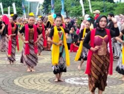 Penampilan Seribu Penari Pelajar SMP Se-Kabupaten Turut Meriahkan Hari Jadi Banjarnegara – Indo Berita