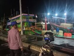 Intensitas Hujan Tinggi Di Rembang, Sat Polairud Pantau Nelayan Yang Pergi Melaut – Indo Berita