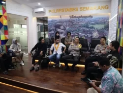 JUMAT CURHAT Kapolrestabes Semarang Dengan Himpunan Mahasiswa Prodi Hukum Di Kota Semarang