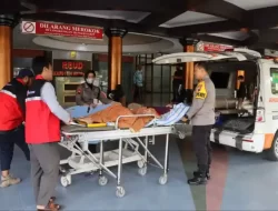 Kapolres Sukoharjo Bantu Antar Jemput Warga Berobat ke Rumah Sakit