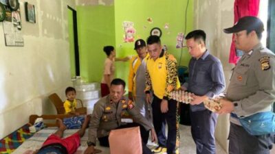 Kapolsek Batik Nau Berikan Bantuan Kepada Warga Yang Sakit – Indo Berita