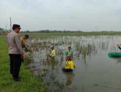 Kapolsek Bonang Giat Patroli Ke Persawahan Terdampak Banjir Rob Di Desa Kembangan