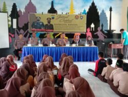 Kapolsek Giat Jumat Curhat Bersama Di SMP Negeri 3 Bonang Kecamatan Bonang