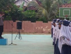 Kapolsek Sumber Beri Himbau Pencegahan Kenakalan Remaja Saat Jadi Irup di SMP Negeri Sumber