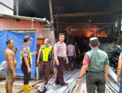Gudang Rongsokan di Semarang Terbakar, Kerugian Capai Puluhan Juta Rupiah