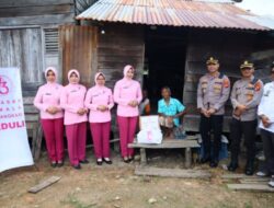 Ketua Bhayangkari Bersama Kapolres Kayong Utara Berikan Bantuan Sosial di Desa Sedahan Jaya