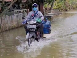 Mintobasuki Pati Banjir Lagi, Warga Sambat Tak Bisa Kerja