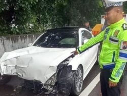 Musuh Beton Tol Gayamsari Semarang, Mercy C300 Coupe Ambyar Sejadi-jadinya