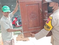 Pak Bhabin Bantu Warga Desa Binaan Pindah Rumah