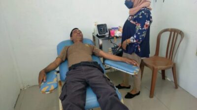 Setetes Darahku Sangat Berarti Untuk Kemanusiaan, Anggota Polsek Kaur Tengah Donor Darah