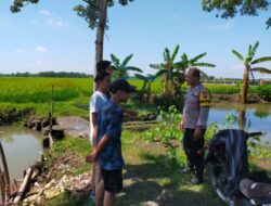 Peran Bhabinkamtibmas Demak Sambangi Anak Muda Sedang Nongkrong