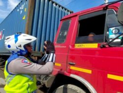 Polres Kendal akan Tindak Tegas bagi Pengendara yang Parkir di Bahu Jalan