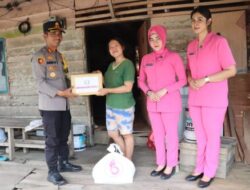 Polres Kubu Raya Mendistribusikan Bantuan Sosial Ketua Pembina Yayasan Kemala Bhayangkari