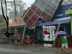 Sejumlah Rumah di Purbalingga Rusak Akibat Hujan Deras Disertai Angin Kencang – Indo Berita