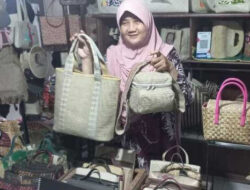 Sulap Serat Alam Jadi Tas Fashionable, Produk Warga Mlatibaru Semarang Tembus Belanda