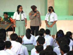 Tekan Kenakalan Remaja, Polwan Polres Klaten Sambangi Sekolah