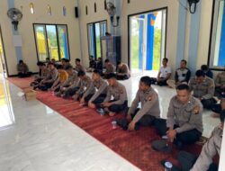 Tingkatkan kualitas keimanan dan ketaqwaan kepada Tuhan YME, Anggota Polres Kayong Utara melaksanakan Binrohtal