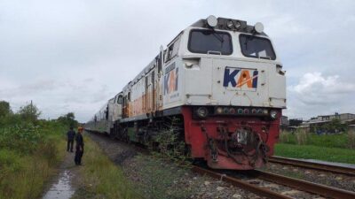 Update Tabrakan Kereta Api Vs Xenia di Tambakrejo Semarang, Perjalanan KA Terlambat 160 Menit