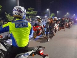 Ratusan Pengendara di Purwokerto Dihukum Mendorong Motor Berknalpot Brong ke Satlantas Polresta Banyumas