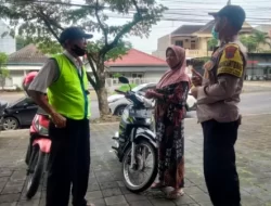 Aipda Aris Sutriyanto Sambangi Juru Parkir, Guna Jaga Keamanan Kamtibmas