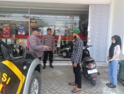 Imbauan Personil Kepada Pengunjung Alfamart Agar Sepeda Motor Di Kunci Ganda
