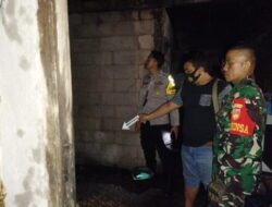 Personil Polsek Dempet Mendatangi Lokasi Rumah Warga Yang Kebakaran Di Desa Jerukgulung