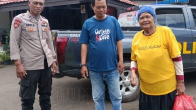 Polisi Sigap, Anggota Polsek Sungai Raya Bantu Lansia Panti Jompo yang Tersesat Kembali ke Tempat Tinggalnya