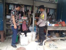 Awal Ramadhan, Polsek Karangtengah Demak Monitor Sembako Di Pasar Buyaran